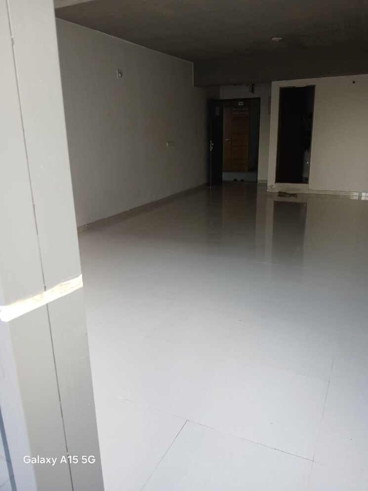 Room, ghatlodia Commercial Office Space 760 Sq.Ft. In Ghatlodia Ahmedabad 9230535