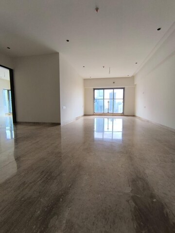 Room in 3 BHK Apartment at Prabhadevi CHS, Prabhadevi – for Rent