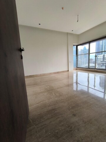 Room in 3 BHK Apartment at Prabhadevi CHS, Prabhadevi – for Rent