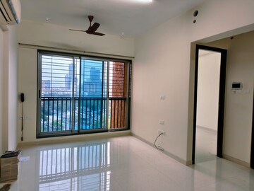 Room in 1 BHK Apartment at Chandak Paloma, Goregaon East – for Rent