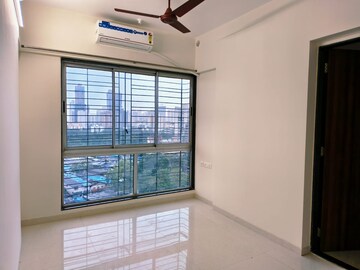 Room in 1 BHK Apartment at Chandak Paloma, Goregaon East – for Rent