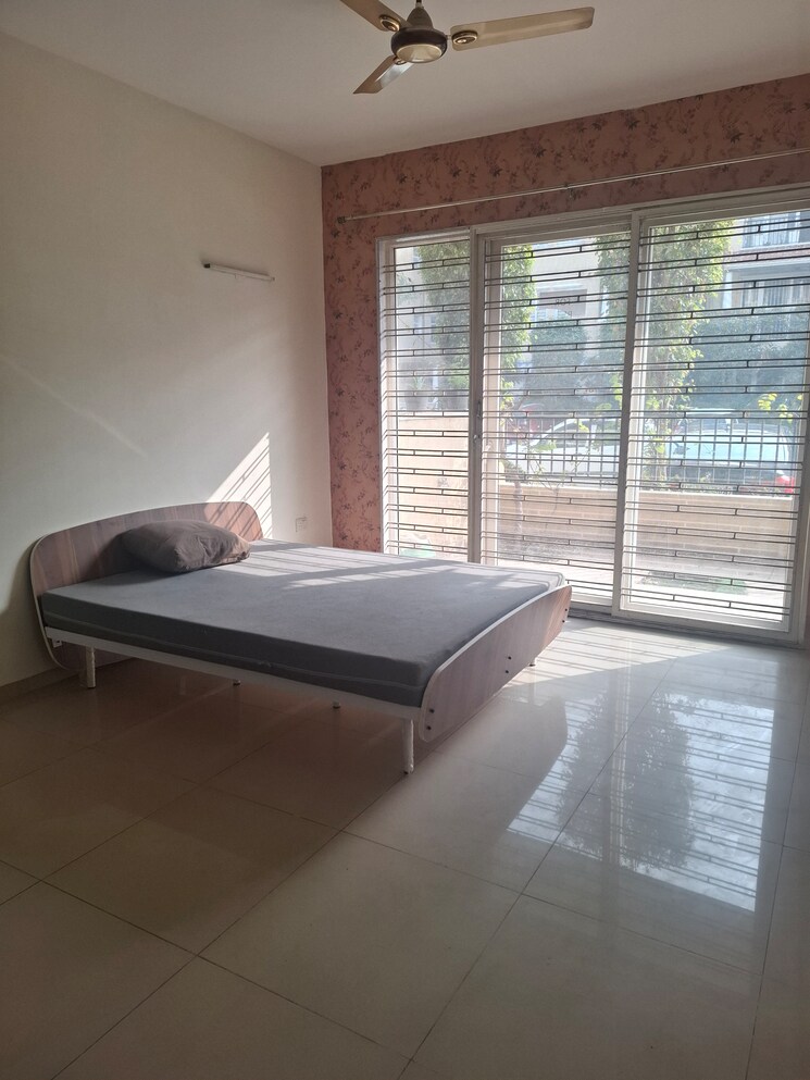 Bathroom, emaar-mgf-emerald-hills 3.5 Bedroom 2750 Sq.Ft. Apartment In Sector 65 Gurgaon 9230545