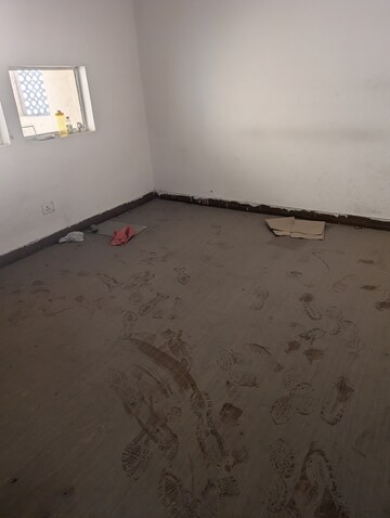 Room in 3 BHK Apartment at Jaypee Green Wish town Klassic, Sector 134 – for Sale