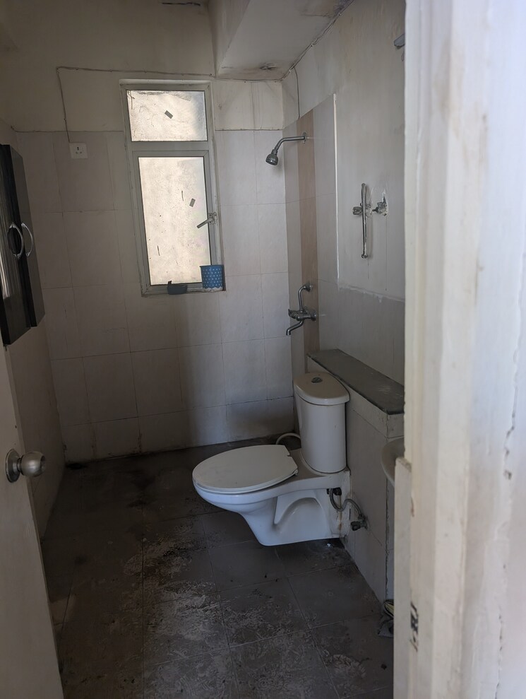 Bathroom, jaypee-green-wish-town-klassic 3 Bedroom 1570 Sq.Ft. Apartment In Sector 134 Noida 9230589