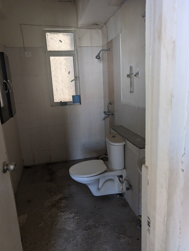 Bathroom, jaypee-green-wish-town-klassic 3 Bedroom 1570 Sq.Ft. Apartment In Sector 134 Noida 9230589