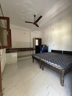 Master Bedroom in 1 RK Builder Floor at Palm Residency Chhatarpur, Chattarpur – for Rent