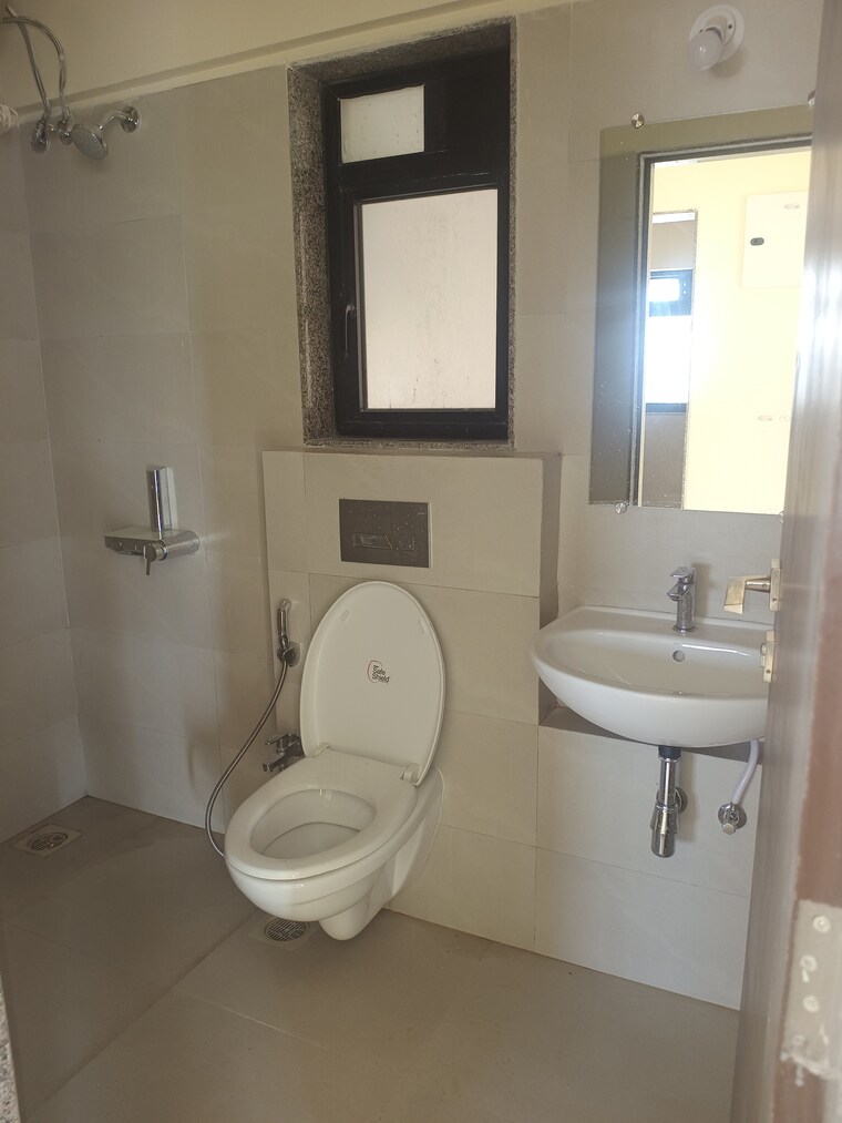 Bathroom, kanakia-spaces-zen-world 2 Bedroom 732 Sq.Ft. Apartment In Kanjurmarg East Mumbai 9230616