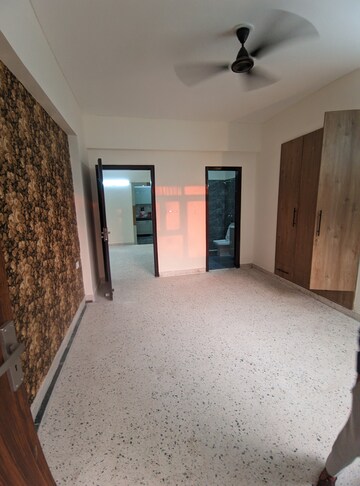 Room in 3 BHK Apartment at Eros Mayfair Towers, Charmwood Village – for Rent