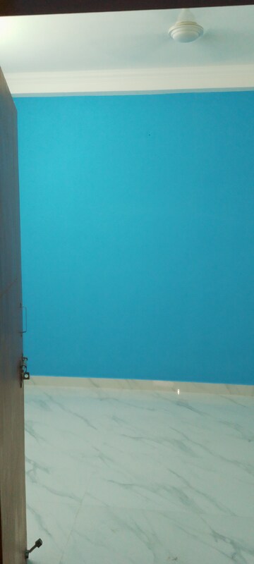 Room in 1.5 BHK Builder Floor at Chirag Dilli – for Rent