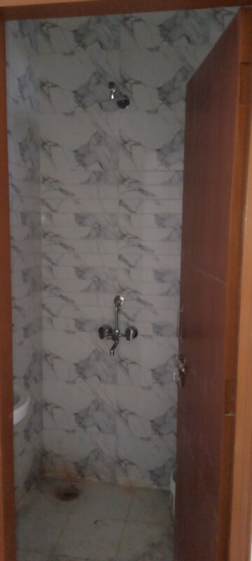 Bathroom in 1.5 BHK Builder Floor at Chirag Dilli – for Rent