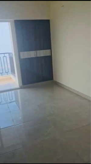 Room in 3.5 BHK Apartment at SKA Divya Towers, Panchsheel Green – for Sale