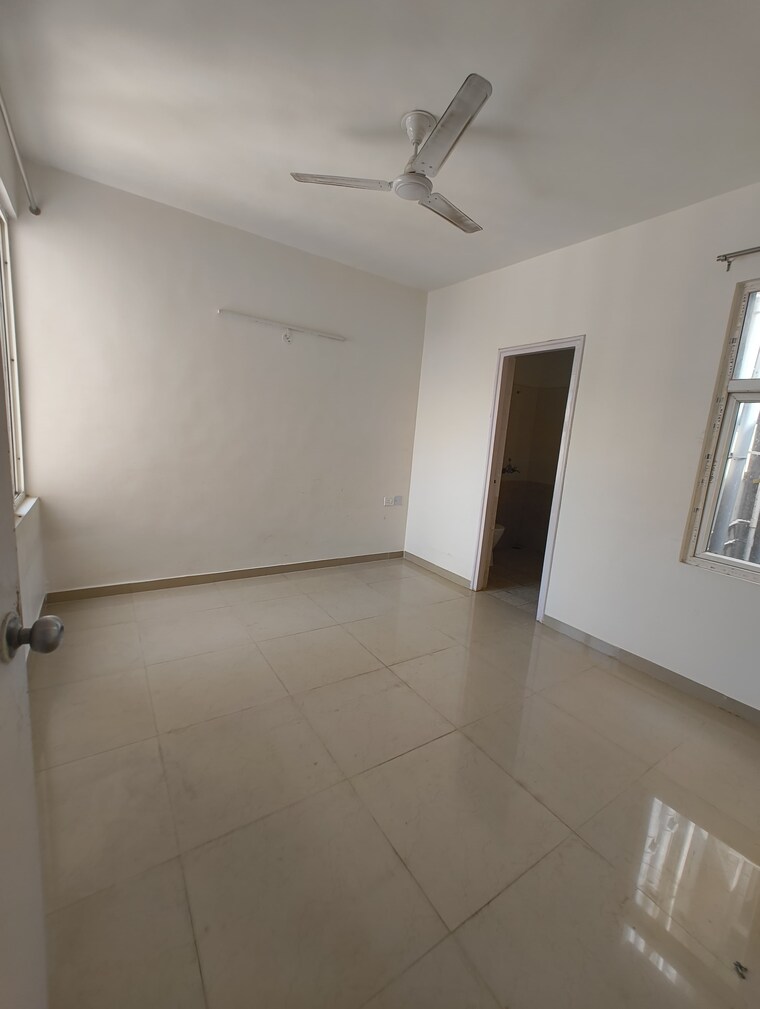 Room, shree-vardhman-green-court 2 Bedroom 690 Sq.Ft. Apartment In Sector 90 Gurgaon 9230660