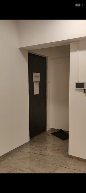 Room in 3 BHK Apartment at Siddhi Aura, Andheri East – for Rent