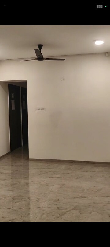 Room in 3 BHK Apartment at Siddhi Aura, Andheri East – for Rent