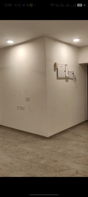 Room in 3 BHK Apartment at Siddhi Aura, Andheri East – for Rent