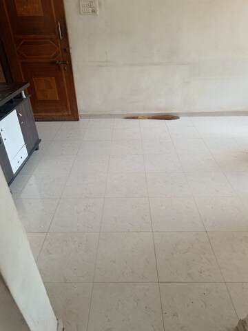 Room in 1 BHK Apartment at Veena Sur CHS, Kandivali West – for Sale