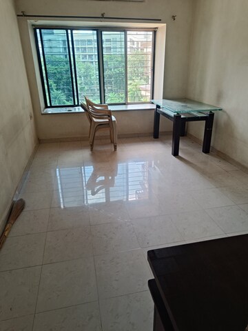 Room in 1 BHK Apartment at Veena Sur CHS, Kandivali West – for Sale