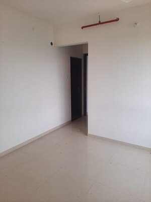 Room in 1 BHK Apartment at Puranik City, Kasarvadavali – for Rent