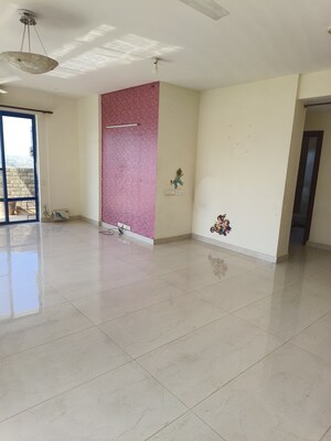 Room in 3.5 BHK Apartment at Unitech The Close North, Sector 50 – for Sale