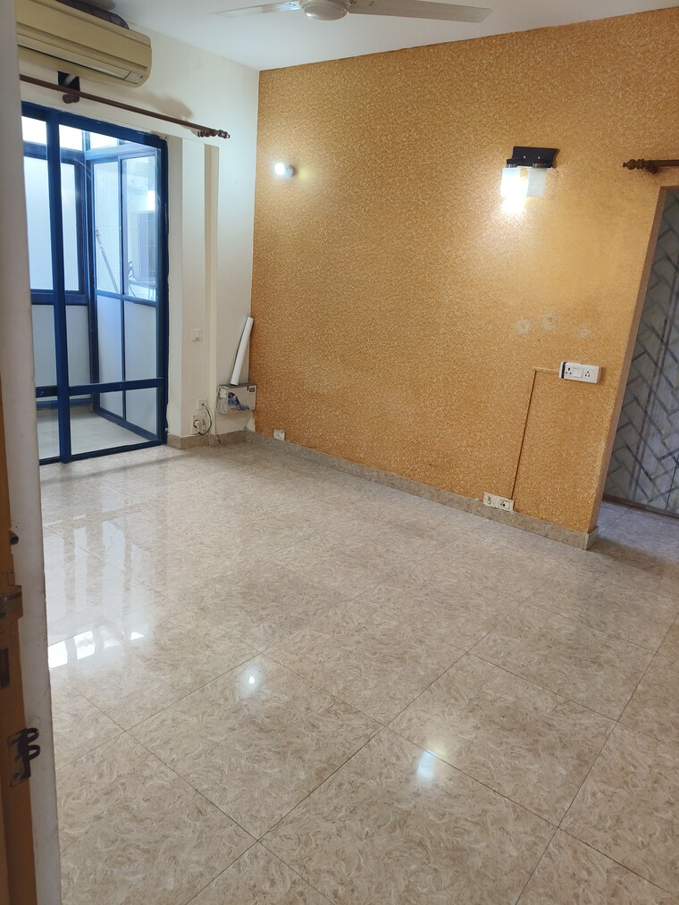 Room, unitech-the-close-north 3.5 Bedroom 2480 Sq.Ft. Apartment In Sector 50 Gurgaon 9230774