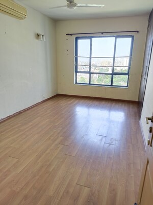 Room in 3.5 BHK Apartment at Unitech The Close North, Sector 50 – for Sale