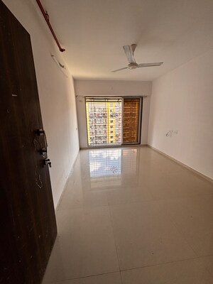 Room in 2 BHK Apartment at Ghatkopar East – for Rent