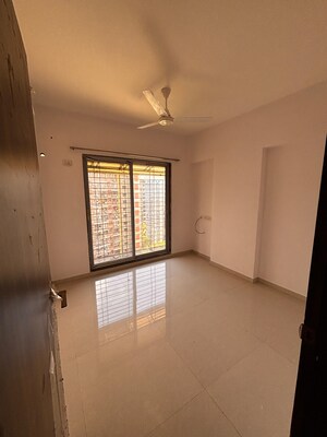 Room in 2 BHK Apartment at Ghatkopar East – for Rent