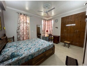 Bedroom in 3 BHK Apartment at Gomti Nagar – for Rent