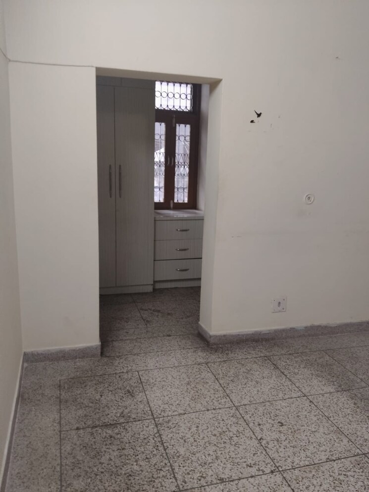 Room, gomti nagar 2 Bedroom 2800 Sq.Ft. Builder Floor In Gomti Nagar Lucknow 9230797