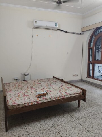 Bedroom in 2 BHK Builder Floor at Gomti Nagar – for Rent