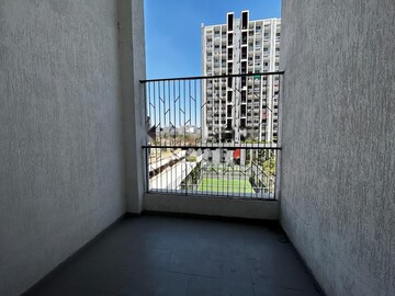Room in 2 BHK Apartment at Godrej 24, Hinjewadi – for Rent