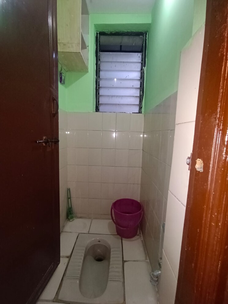 Bathroom, oxford-blues 1 Bedroom 563 Sq.Ft. Apartment In Wanowrie Pune 9230833