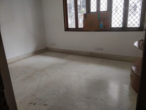 Room in 3 BHK Apartment at Ashoka Enclave – for Rent