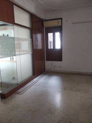 Room in 3 BHK Apartment at Ashoka Enclave – for Rent