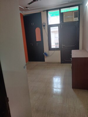 Room in 2 BHK Builder Floor at Hauz Khas – for Rent