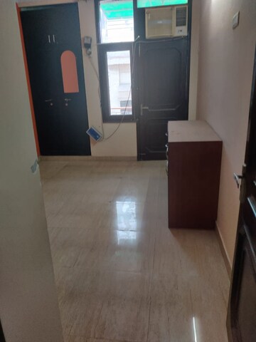 Room in 2 BHK Builder Floor at Hauz Khas – for Rent
