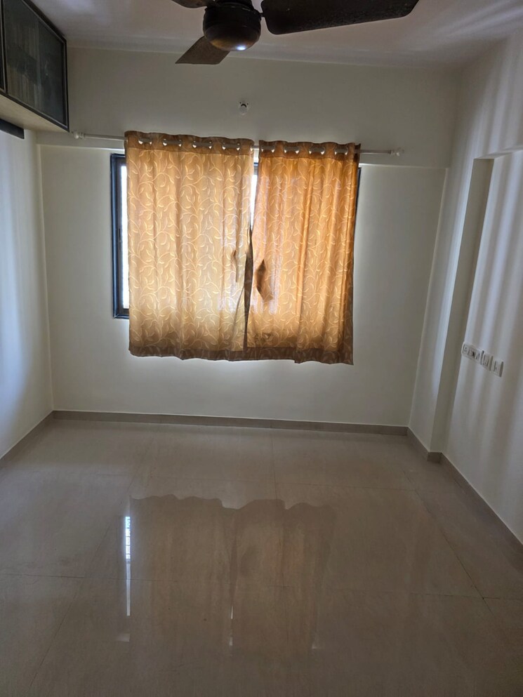 Room, andheri east 1.5 Bedroom 750 Sq.Ft. Apartment In Andheri East Mumbai 9231137