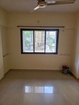 Room in 1.5 BHK Apartment at Global Shivam Centrium, Andheri East – for Rent