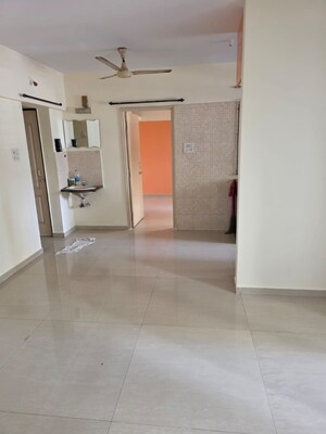 Room in 1.5 BHK Apartment at Global Shivam Centrium, Andheri East – for Rent
