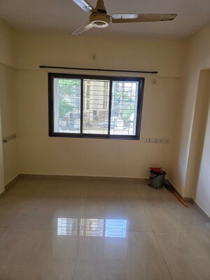 Room in 1.5 BHK Apartment at Global Shivam Centrium, Andheri East – for Rent
