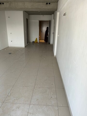 Room in  Office Space at Sun Westbank, Navrangpura – for Rent
