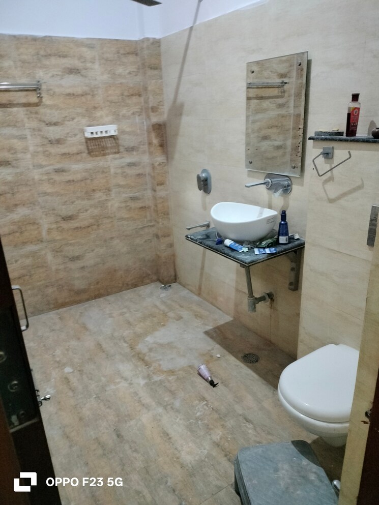 Bathroom, gomti nagar 2 Bedroom 2152 Sq.Ft. Builder Floor In Gomti Nagar Lucknow 9231352