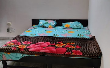 2 BHK Builder Floor For Rent in Vile Parle West