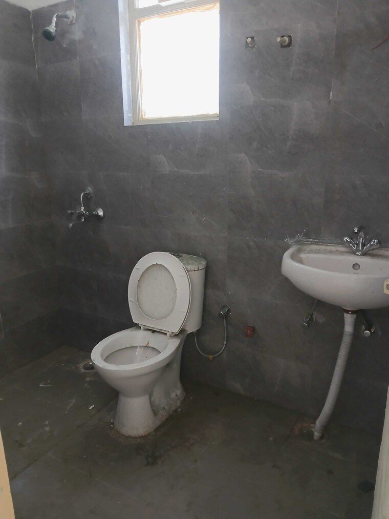 Bathroom, adore-happy-homes-pride 3 Bedroom 646 Sq.Ft. Apartment In Sector 75 Faridabad 9231358