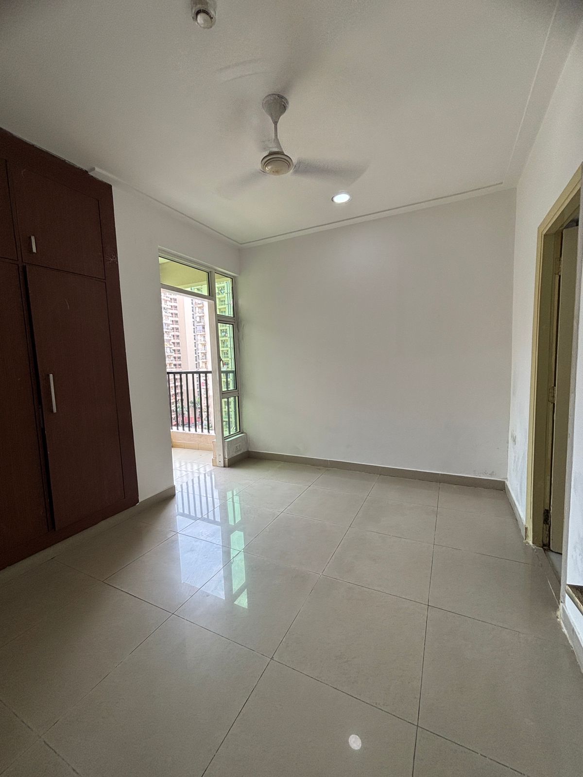 2.5 BHK + Study Room Apartment For Sale in Gaur City 2 - 12th Avenue