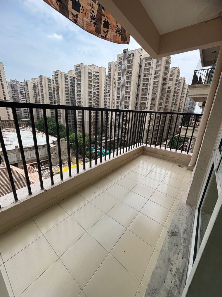 Balcony, gaur-city-2-12th-avenue 2.5 Bedroom 1055 Sq.Ft. Apartment In Sector 16c Greater Noida Greater Noida 9231351