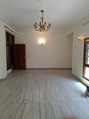 Room in 3 BHK Apartment at Green Park – for Sale