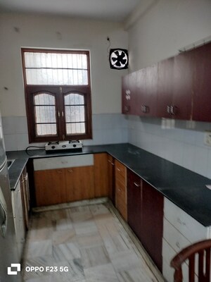 Kitchen in 2 BHK Builder Floor at Gomti Nagar – for Rent