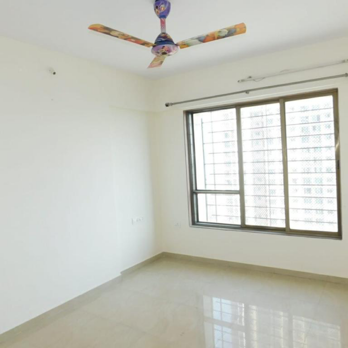 2 BHK Apartment For Rent in Mahavir Universe