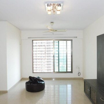 Room in 2 BHK Apartment at Mahavir Universe, Kukreja – for Rent